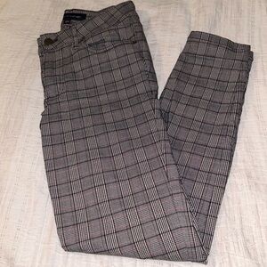 Women’s Tommy Hilfiger skinny pants.